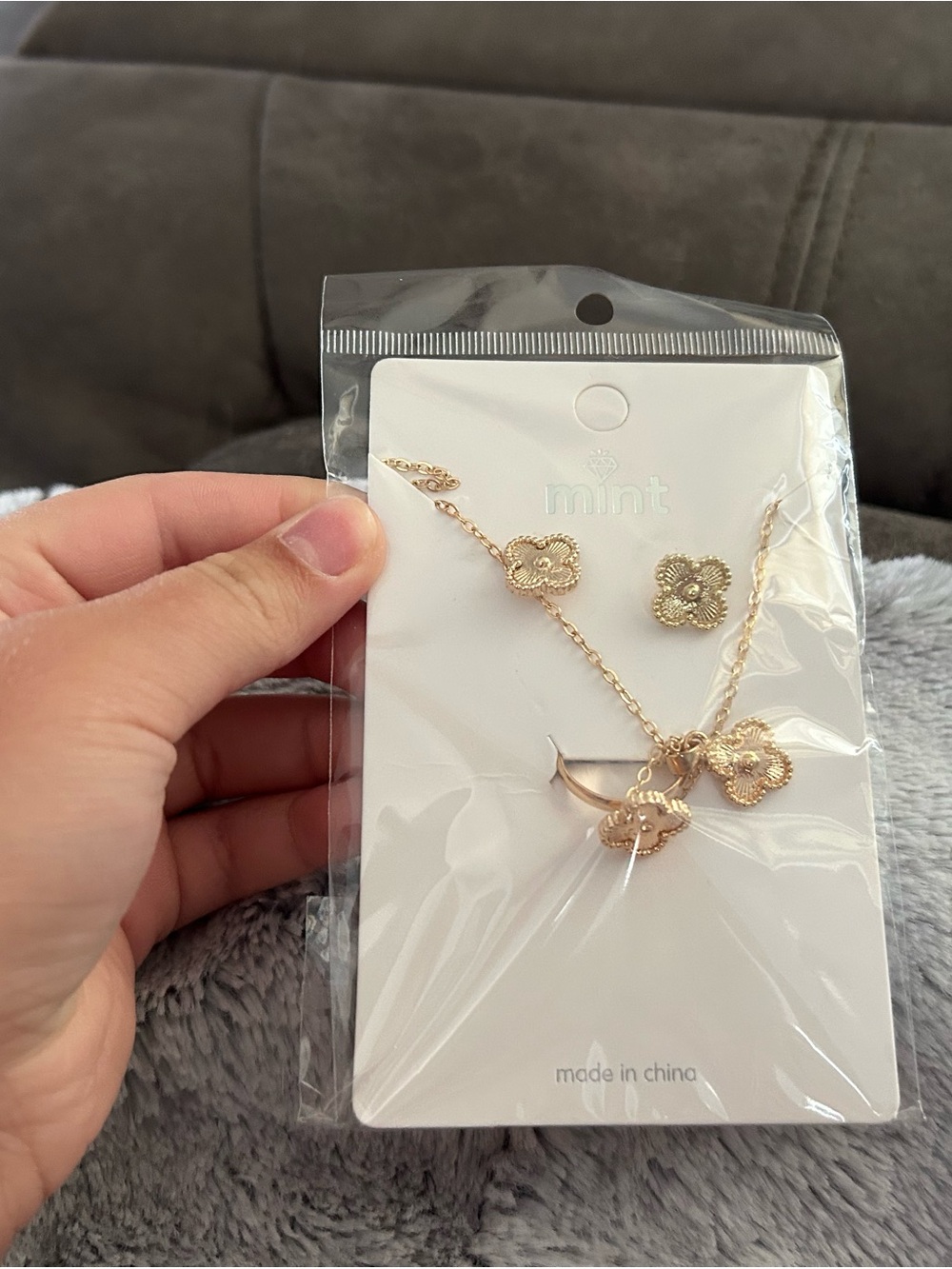 4/$50 Mint clover Gold Flower Pendant Necklace with Matching Studs